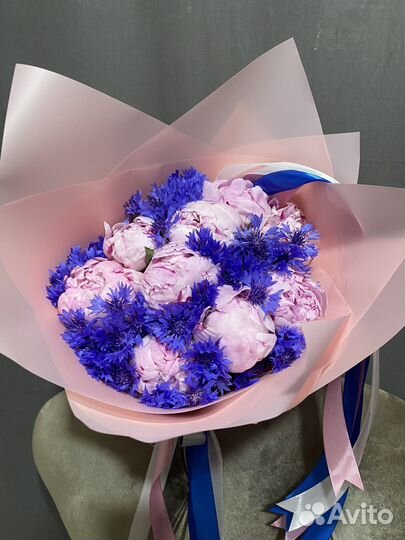 Васильки и пионы