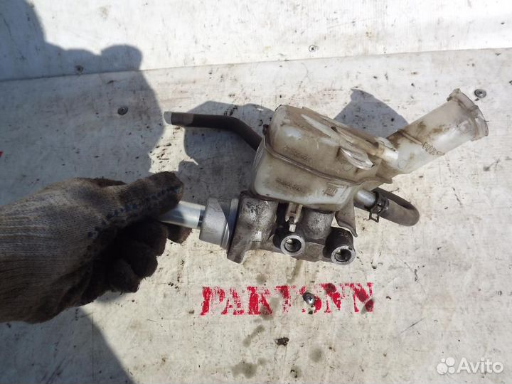 Цилиндр тормозной главный Митсубиши Лансер 10