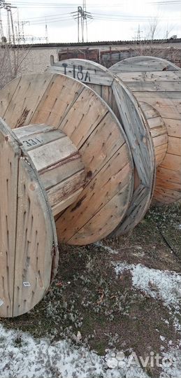 Катушка от кабеля деревянная