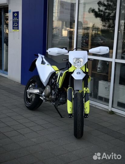 Husqvarna 701 Supermoto