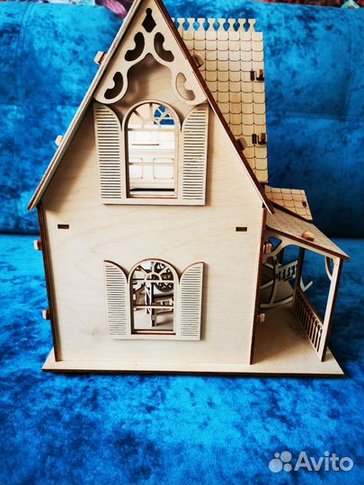 Кукольный домик с мебелью