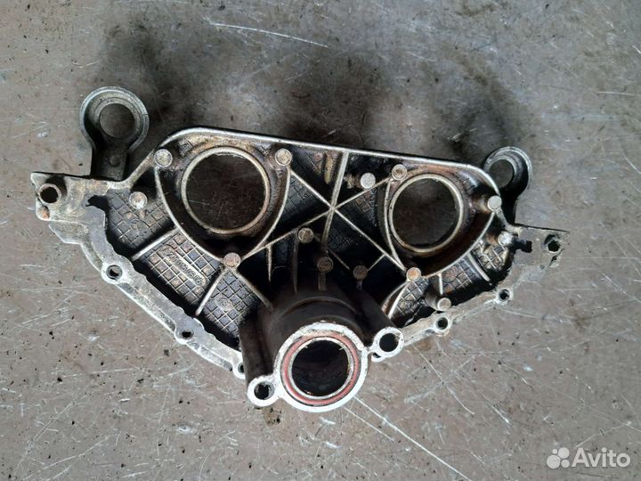 Крышка двигателя Mercedes W203