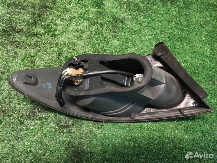 Фонарь задний наружный правый Mazda 6 (GG) 2006