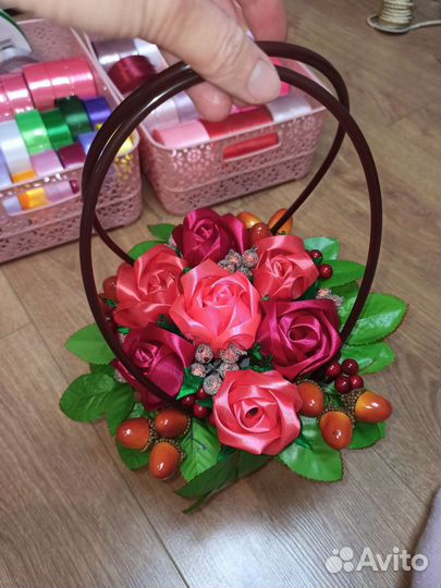 Букет из атласной ленты, тропиарий