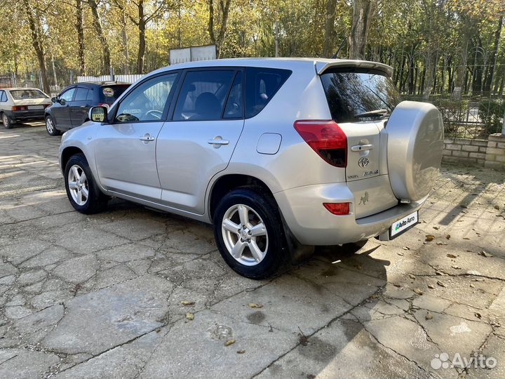 Toyota RAV4 2.0 AT, 2006, 281 000 км