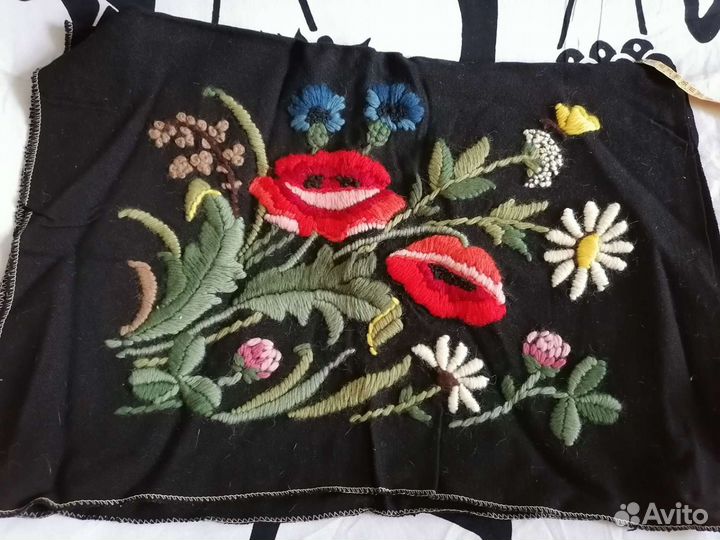 Вышивка по шерстяному полотну шерстяными нитками к