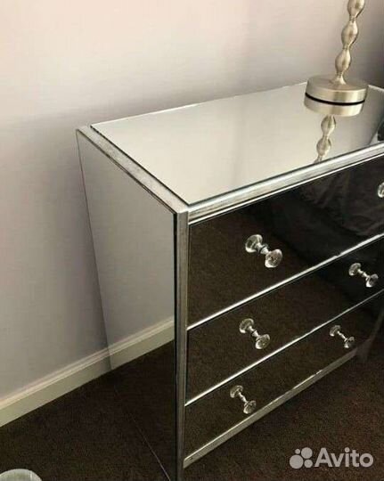 Зеркальный комод