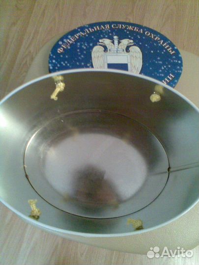 Жестяные коробки для конфет/подарков