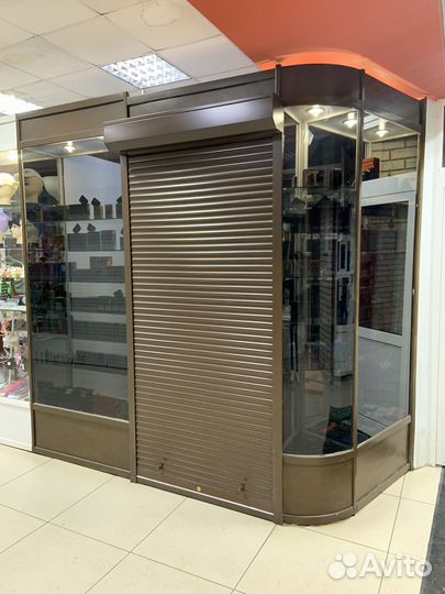 Продавец в вейп шоп