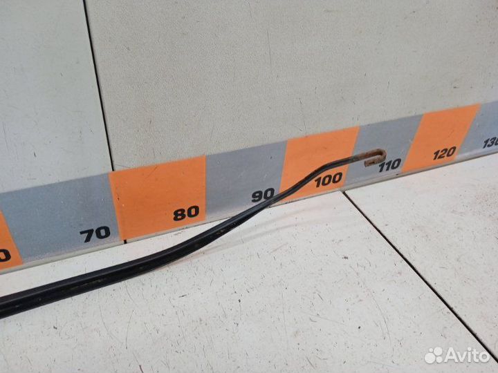 Поводок стеклоочистителя передний правый Nissan