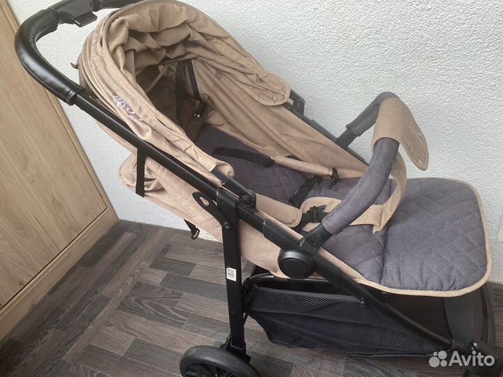 Детская прогулочная коляска