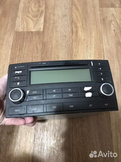 Продаю штатную магнитолу