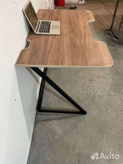 Игровой компьютерный стол