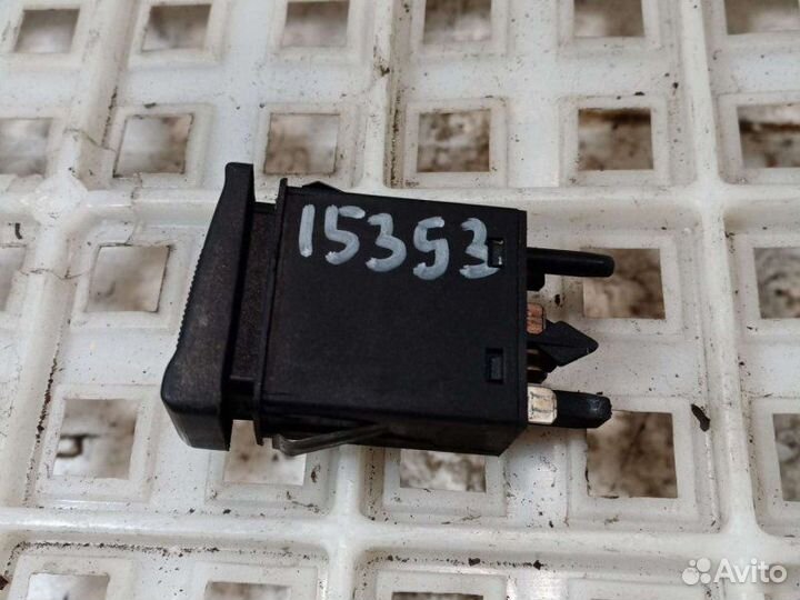 Кнопка подогрева стекла задняя Audi А6 С4