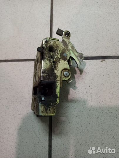 Лифан Бриз Замок двери задний левый