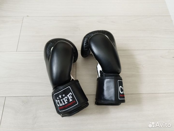 Боксерские перчатки Cliff 8oz + бинты