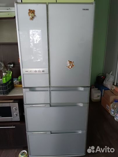 Холодильник многодверный полностью рабочий