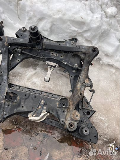 Передний подрамник Ниссан Х-Треил т32