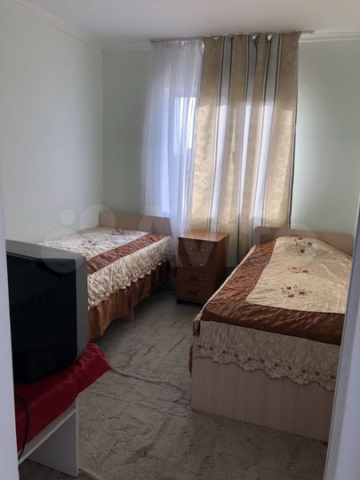 Комната 18 м² в 3-к., 2/2 эт.