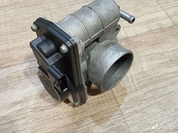 Дроссель Ниссан