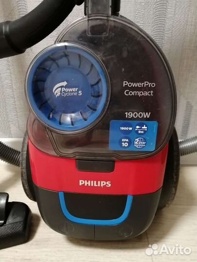 Пылесос Philips FC9351 PowerPro Compact, красный