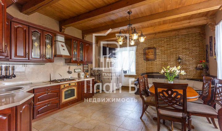 Дом 110 м² на участке 5,5 сот.