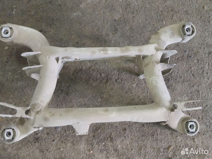 Задний подрамник BMW e39