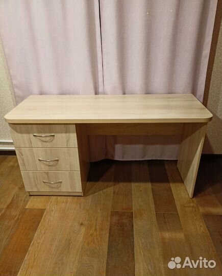 Мебель для детской комнаты Столы в детскую