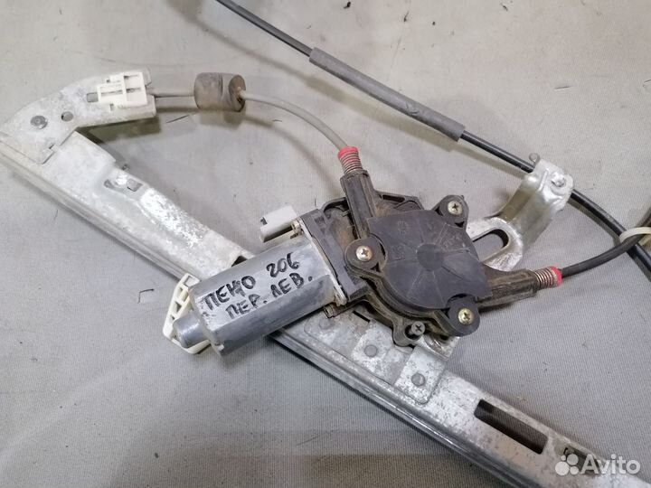 Стеклоподъемник перед левый Peugeot 206 1.4 2008