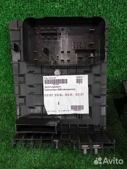 Блок предохранителей Volkswagen Jetta 5 cavd