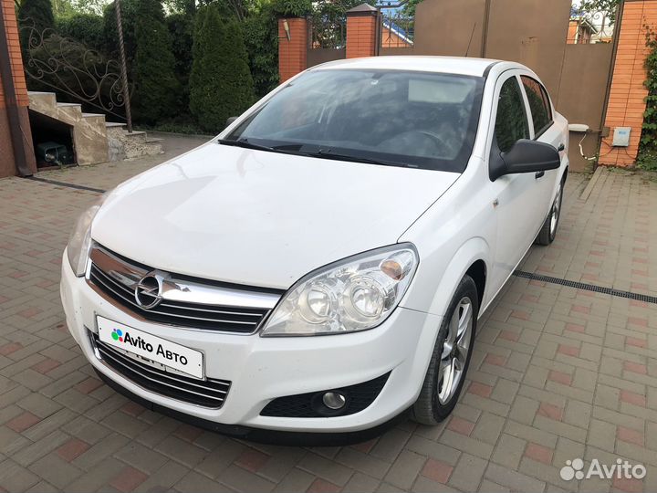 Opel Astra 1.6 МТ, 2010, 198 000 км