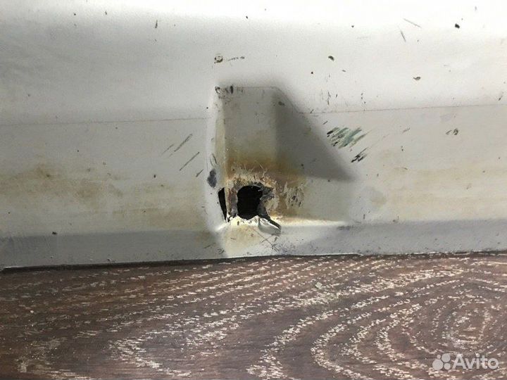 Порог правый Mitsubishi Pajero V14V 4D56 1994