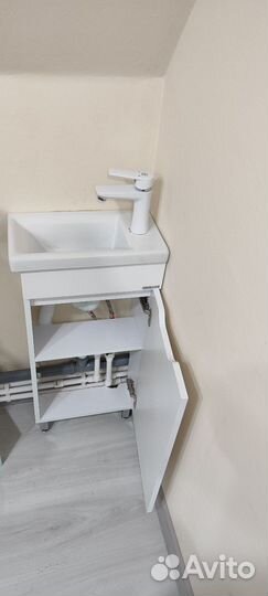 Раковина с тумбой