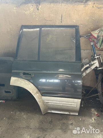 Задняя правая дверь mitsubishi pajero