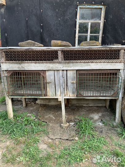 Деревянная клетка для кролика