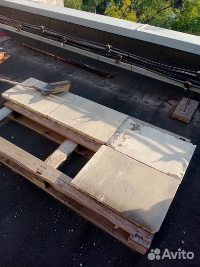 Демонтированная фасадная плита
