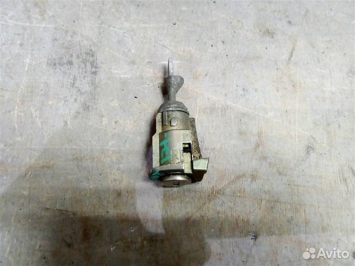 Личинка замка двери от Skoda Fabia 1999-2006