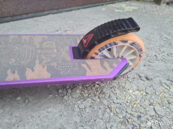 Самокат с ручным тормозом и подножкойй