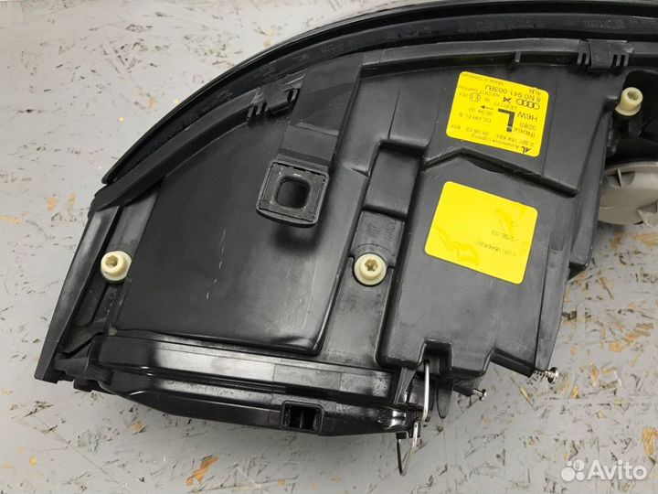 Фара Audi Tt 8N AUQ 2003