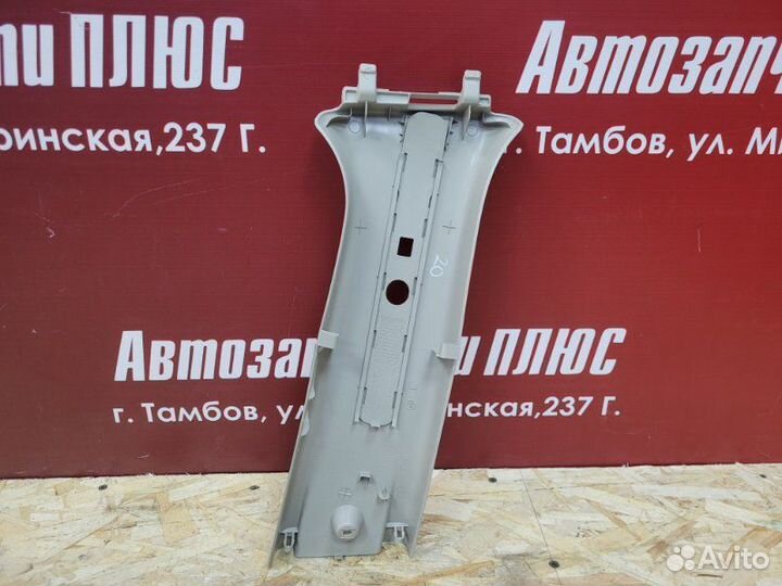 Обшивка средней стойки левая Renault Logan