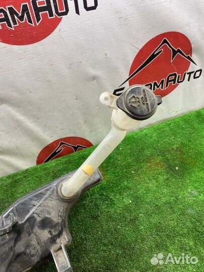 Бачок стеклоомывателя Toyota Cresta GX100