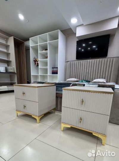 Тумбочка прикроватная