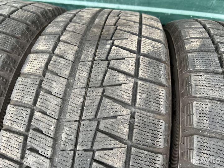 Bridgestone Blizzak Revo 969 225/50 R17