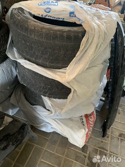 Bridgestone Blizzak DM-V1 285/60 R18