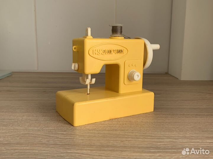 Швейная игрушечная машинка детская СССР Кузнечик