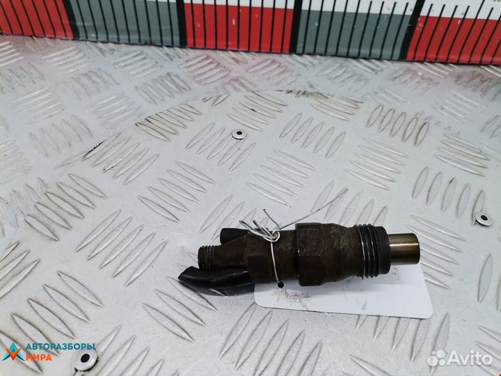 Форсунка Renault Laguna 1996 7701033826