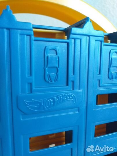 Хотвилс трек Банк