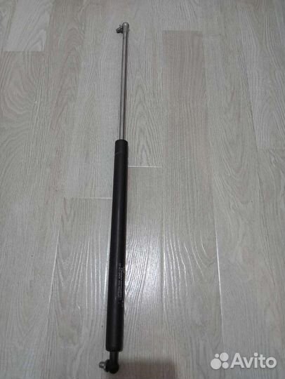 Газовые упоры багажника калина