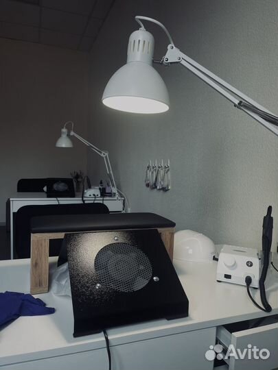 Маникюр педикюр