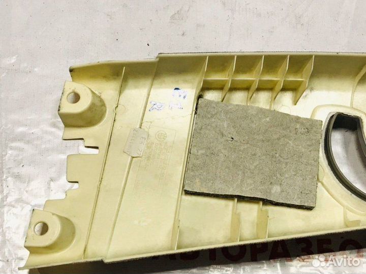 Обшивка центральной стойки правая Bmw X3 E83